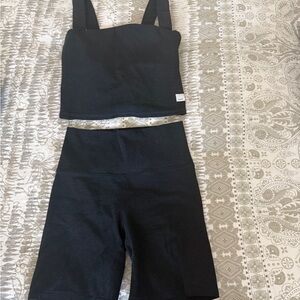 Vuori Women's Black Athletic Shorts Set